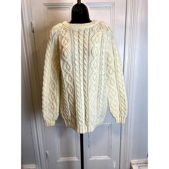 1970s Vintage Andrew St. John Cable Knit Sweater - Picture 6 of 11